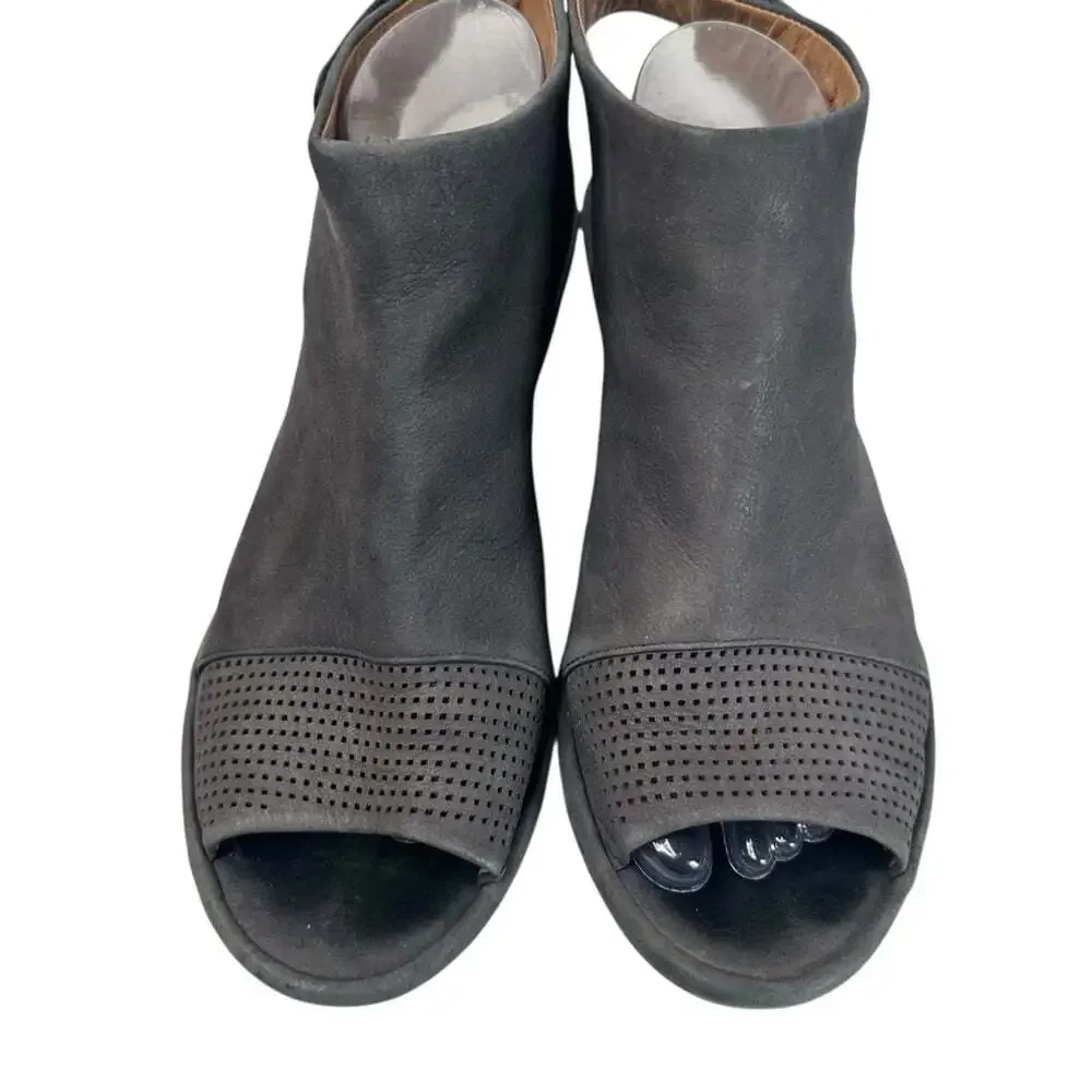 Clarks Unstructured Wynnmere Abie Grey Wedge Sandals Size 10 Cushioned Shoes